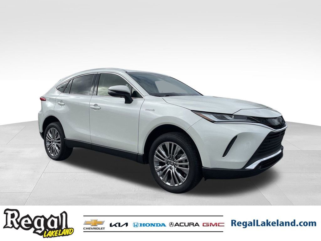 2021 Toyota Venza XLE's photo