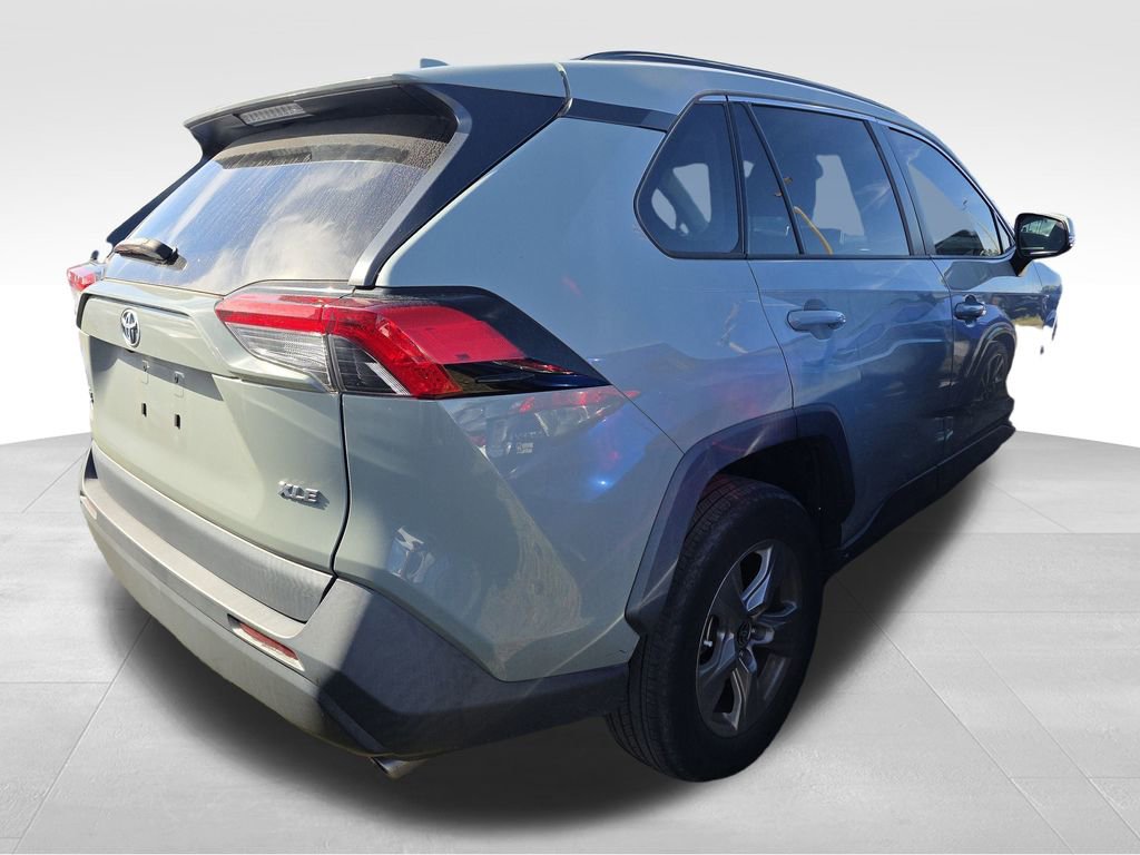 2023 Toyota RAV4 XLE photo 3