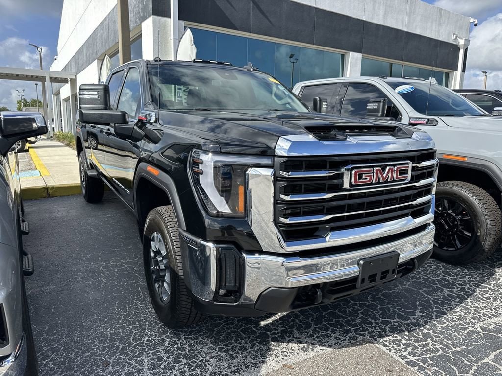 2026 GMC Sierra 4WD Crew Cab Standard Box SLE's photo