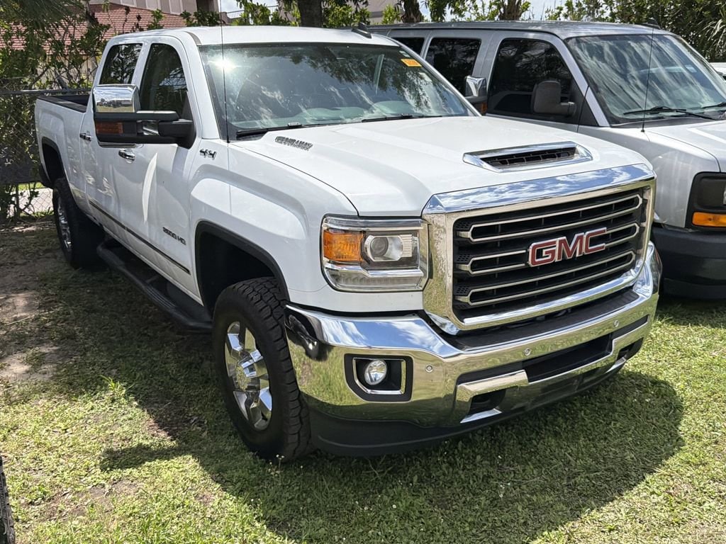 2019 GMC Sierra 4WD Crew Cab Standard Box SLT's photo