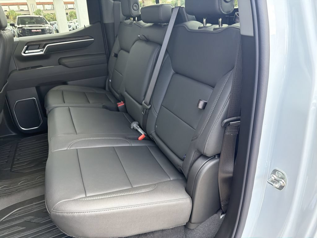 2026 GMC Sierra 1500 SLT - Photo 17
