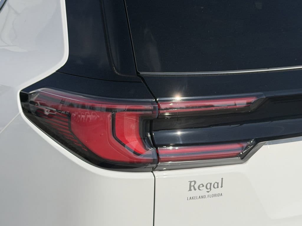 2026 GMC Acadia Elevation - Photo 11