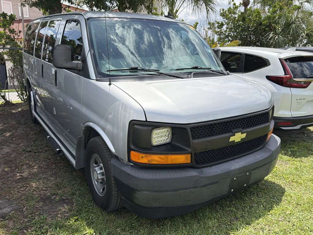 2017 Chevrolet Express 2500 LS's photo