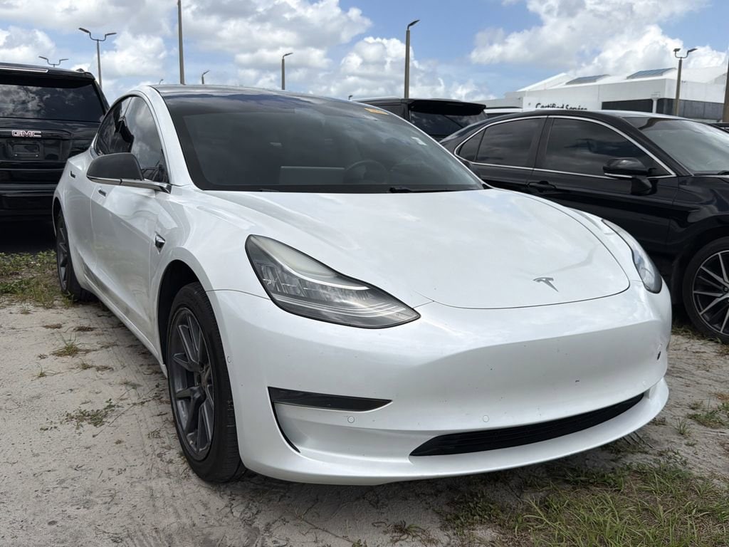 2020 Tesla Model 3 Standard Range Plus's photo