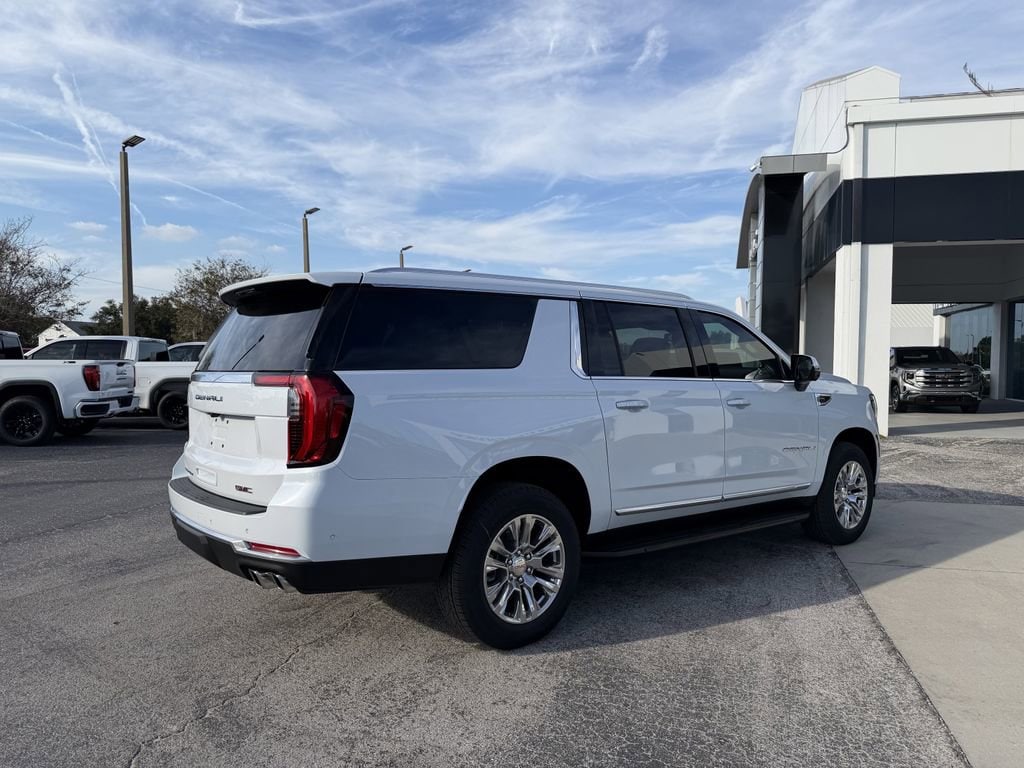 2026 GMC Yukon XL Denali - Photo 4
