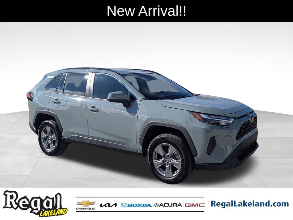 2023 Toyota RAV4 XLE's photo