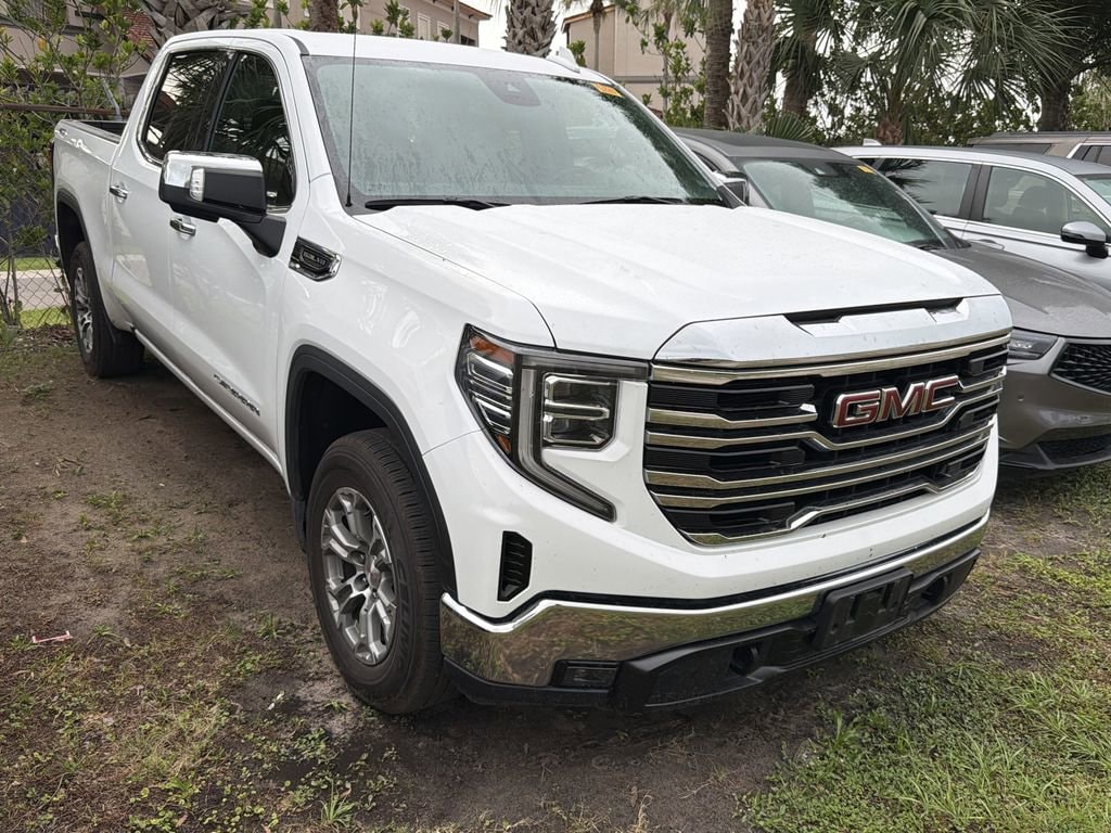 2025 GMC Sierra 4WD Crew Cab Short Box SLT's photo