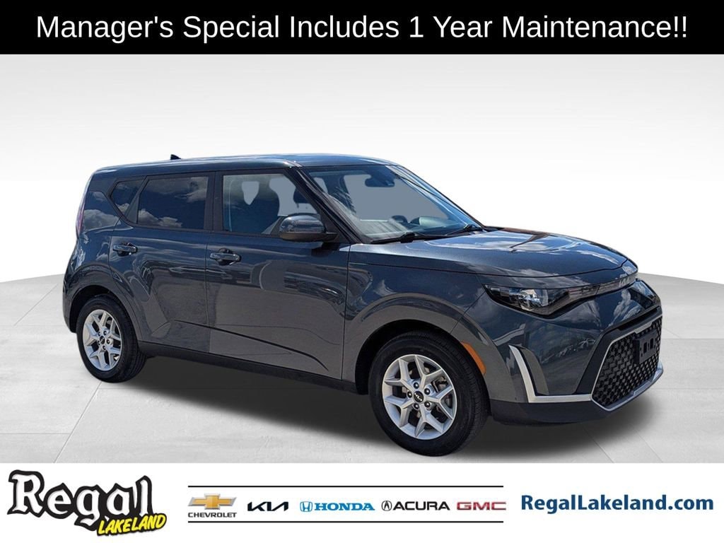 2024 Kia Soul LX's photo