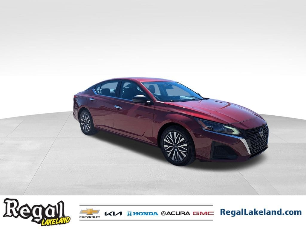 Used 2024 Nissan Altima 2.5 SV Sedan