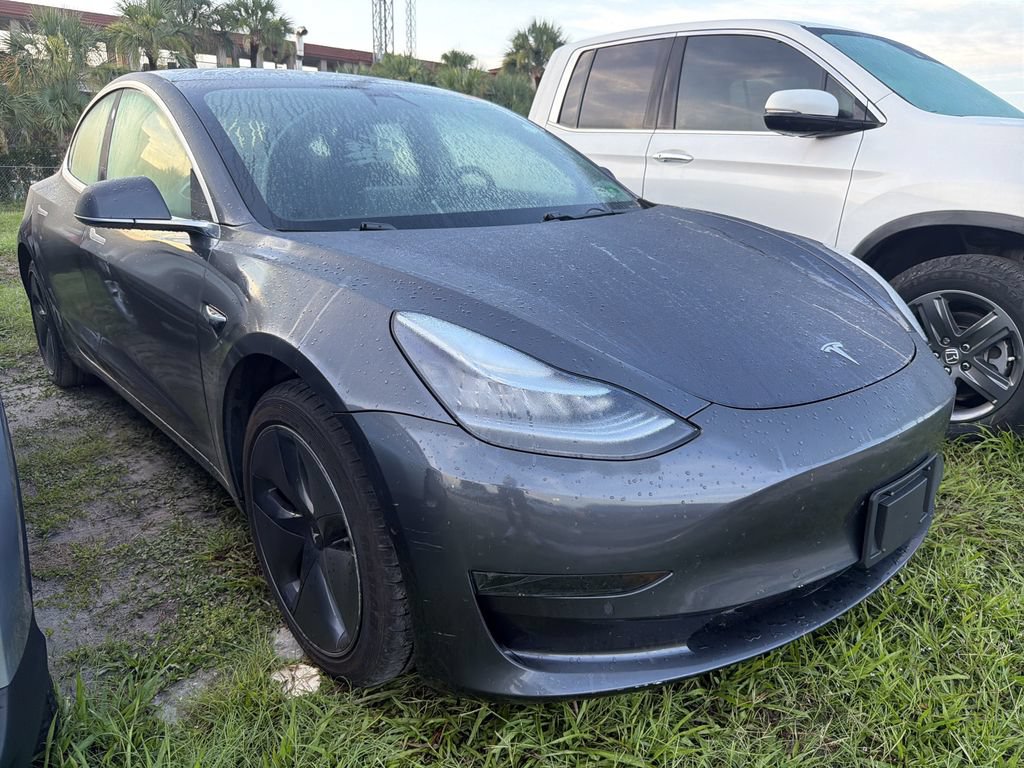 2019 Tesla Model 3 Standard Range Plus's photo