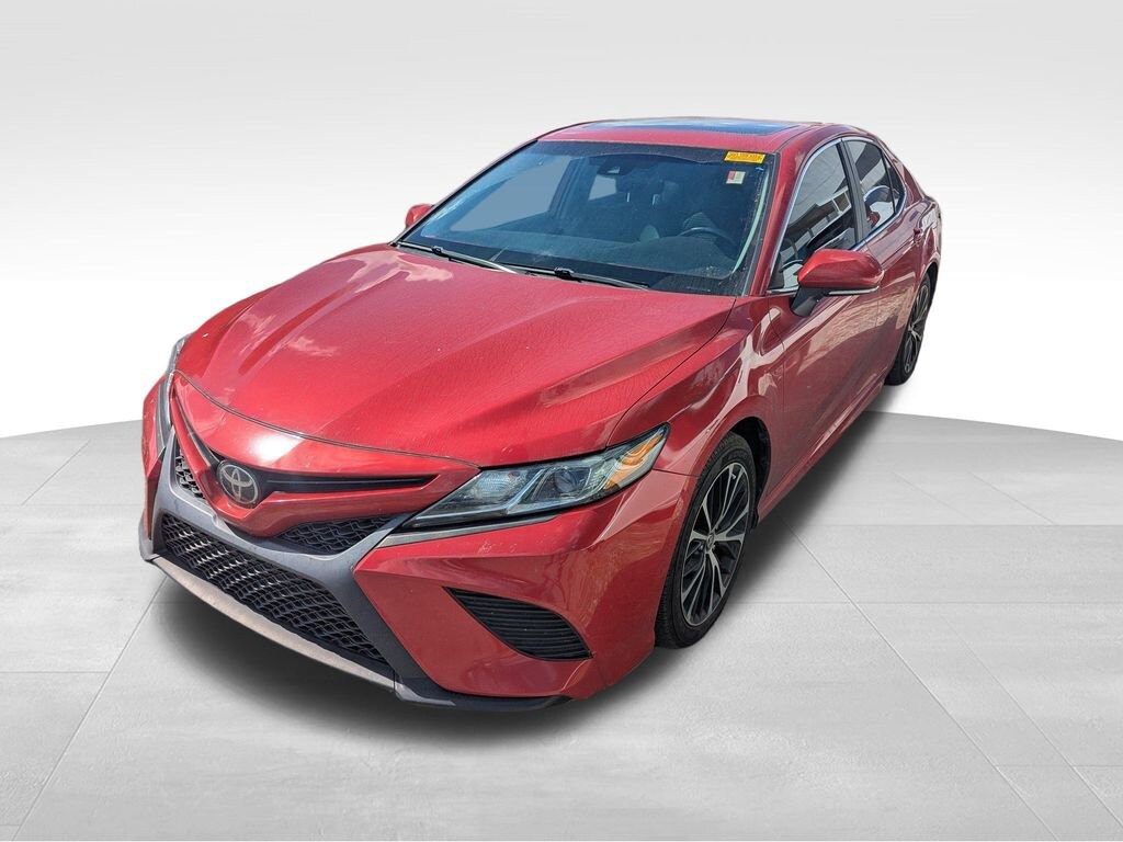 Used 2020 Toyota Camry SE Sedan