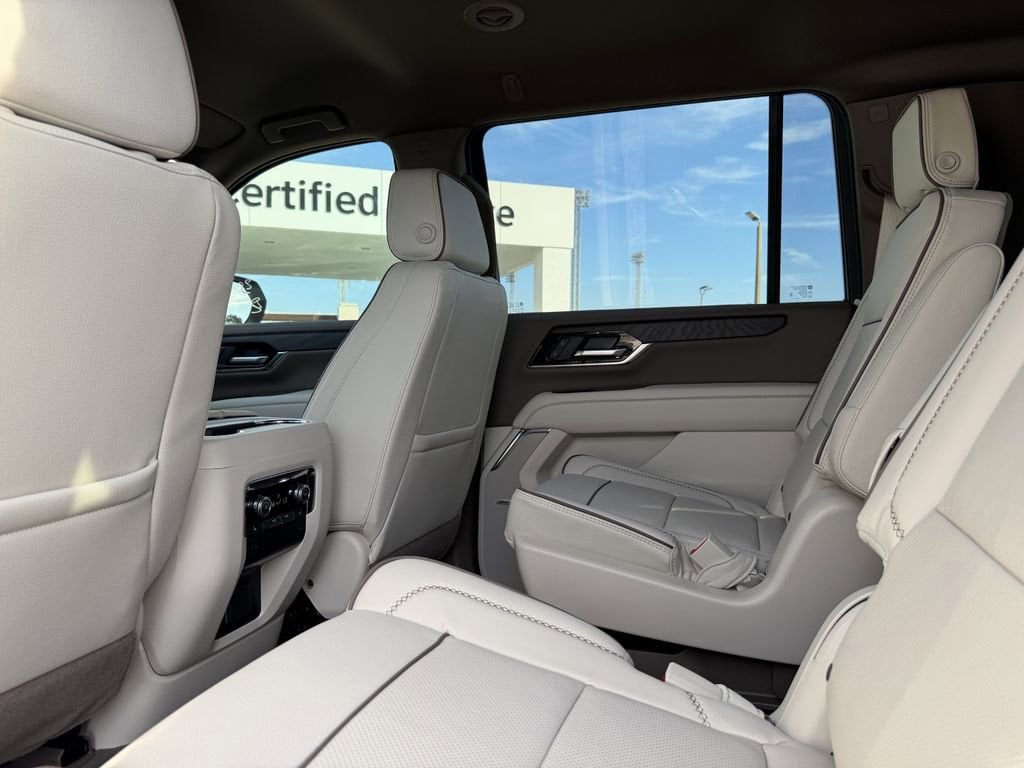 2026 GMC Yukon XL Denali - Photo 19