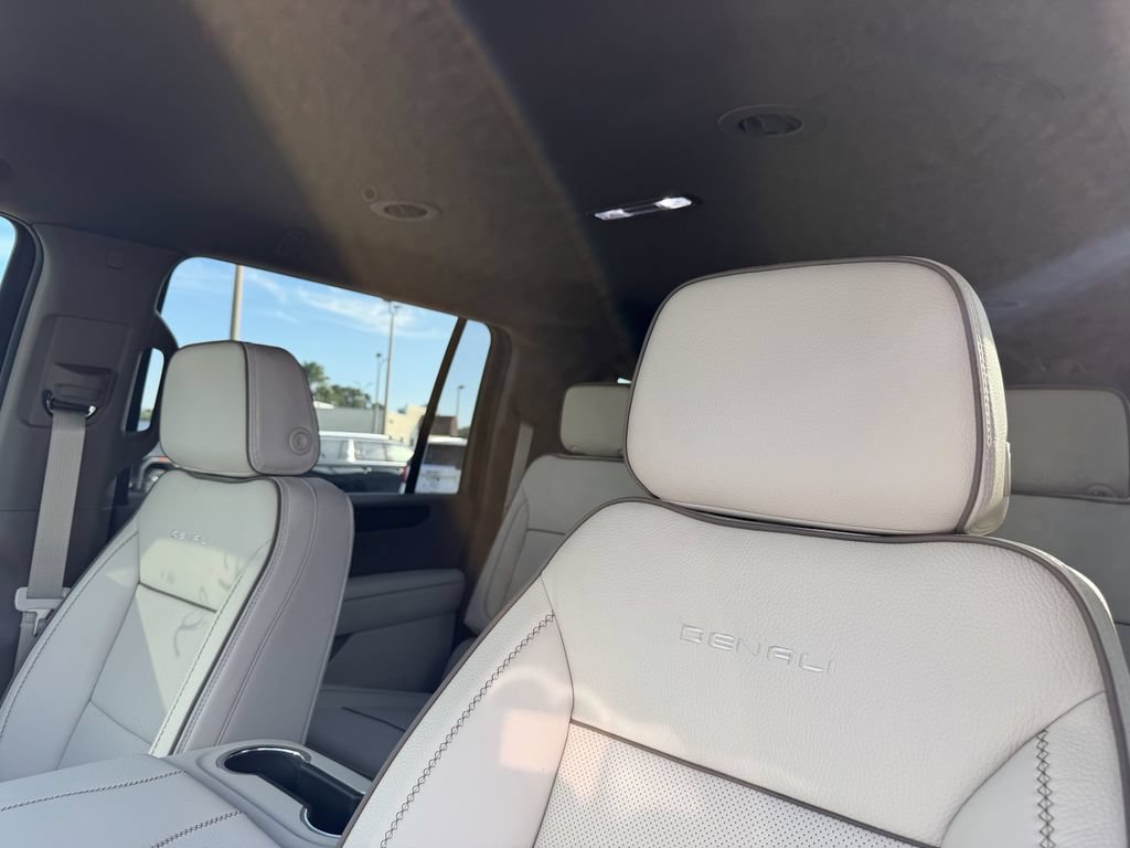 2026 GMC Yukon XL Denali - Photo 20