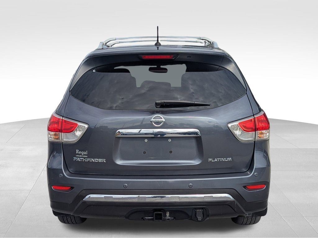 2014 Nissan Pathfinder Platinum photo 3