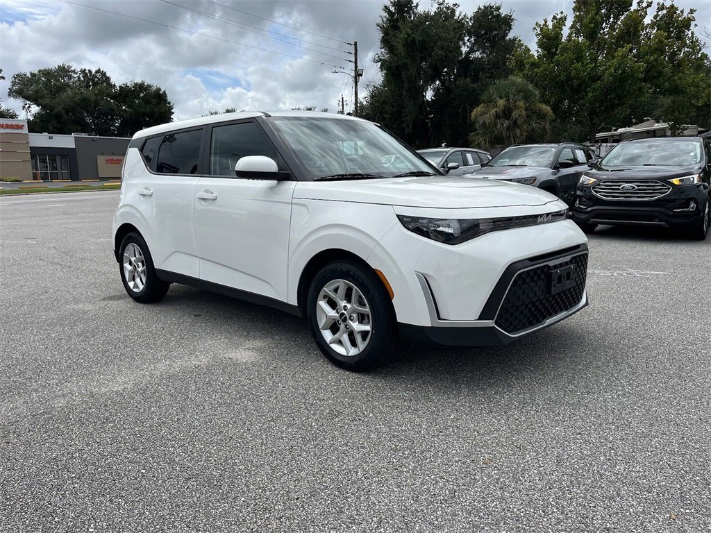 Used 2023 Kia Soul LX with VIN KNDJ23AU5P7200990 for sale in Lakeland, FL