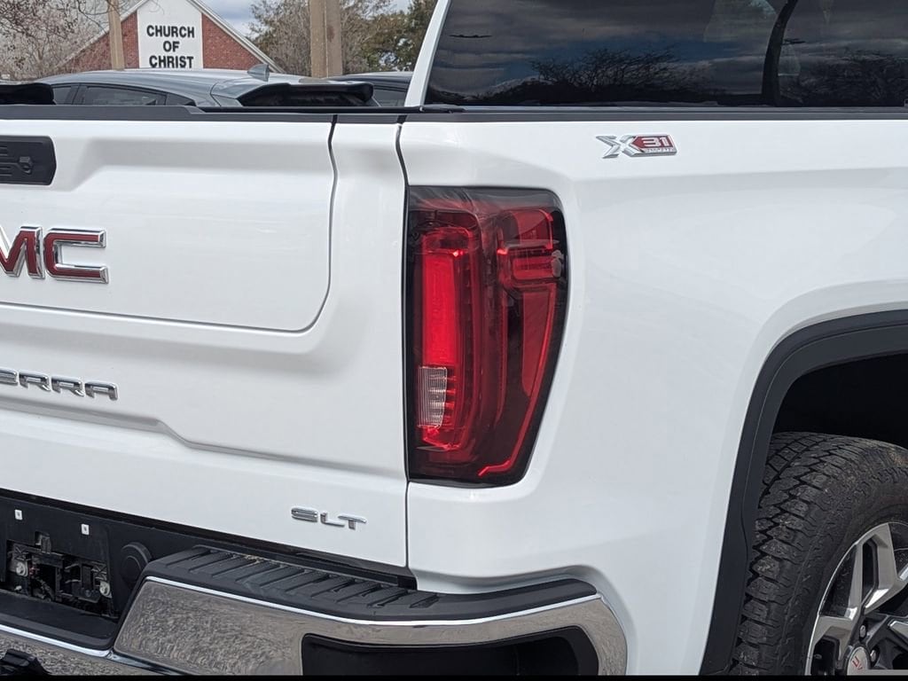 2023 GMC Sierra 1500 SLT - Photo 7