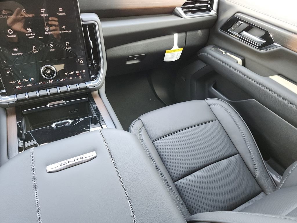 2026 GMC Yukon XL Denali - Photo 15