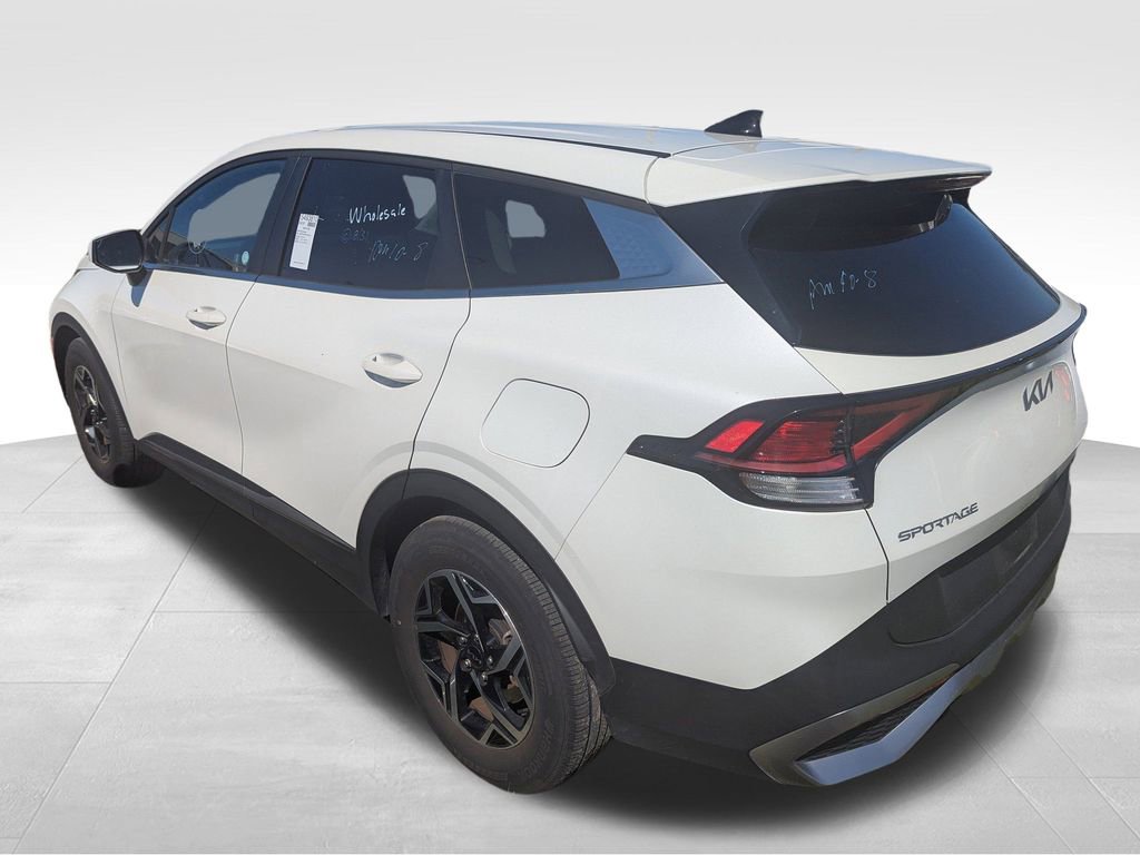 2024 Kia Sportage LX photo 2