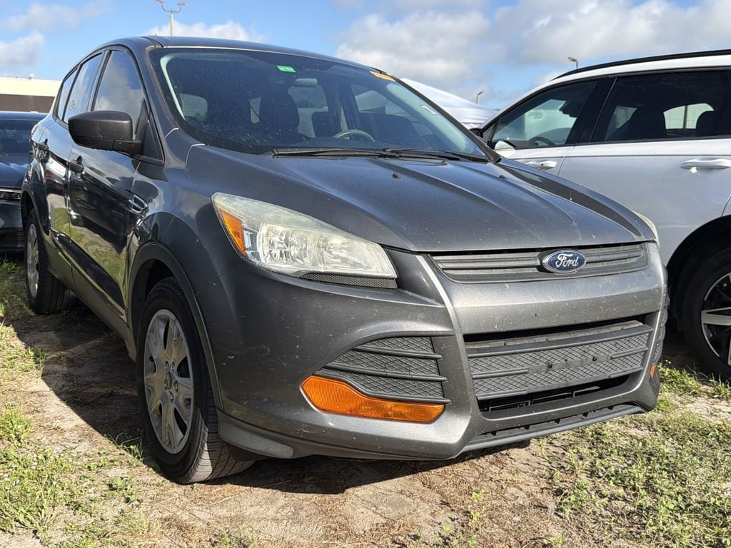 2014 Ford Escape S's photo