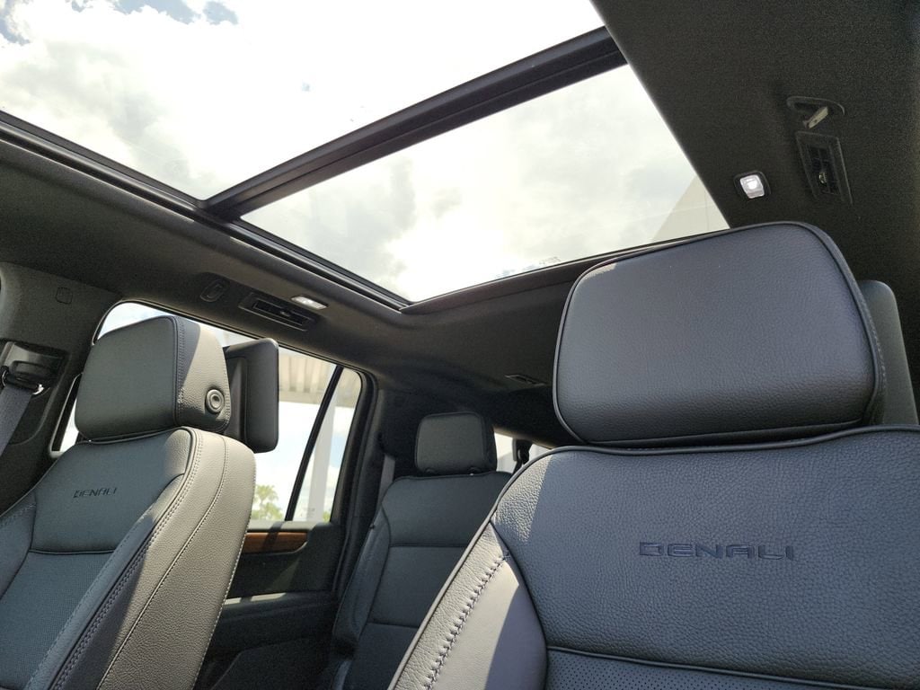 2026 GMC Yukon XL Denali - Photo 20