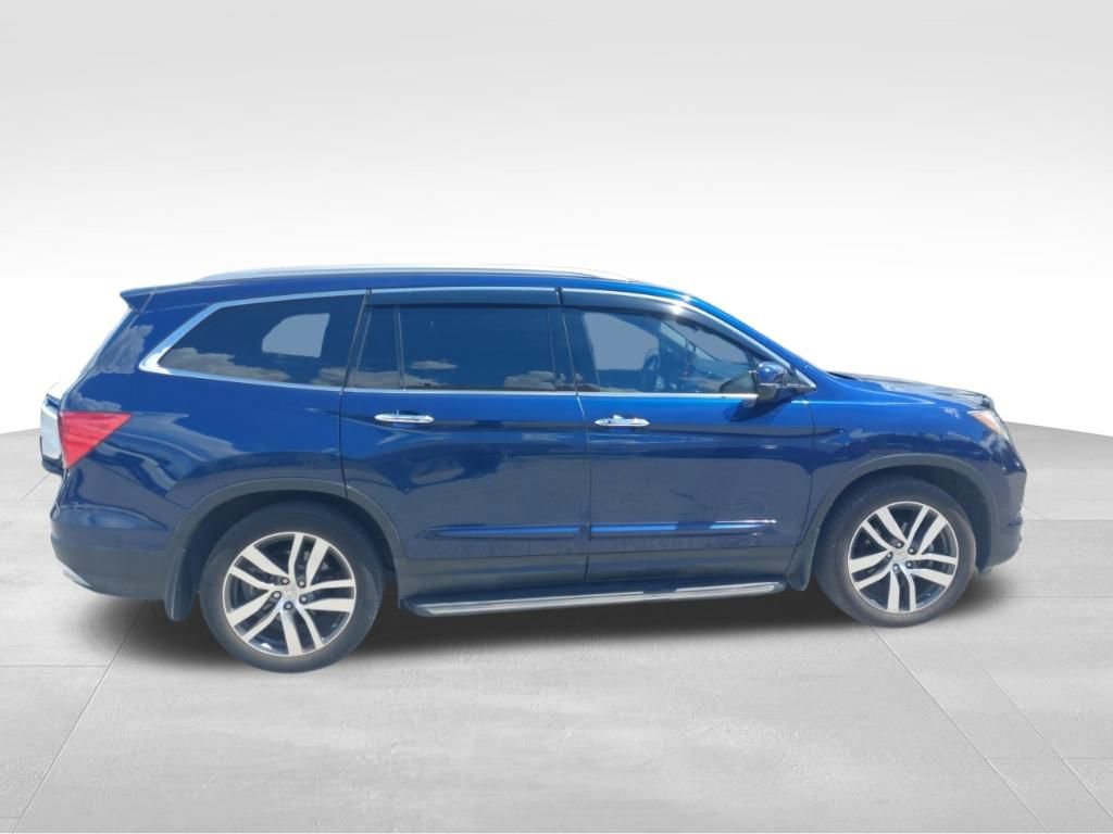 2017 Honda Pilot Elite photo 4