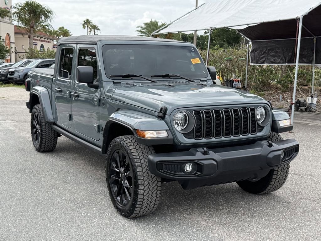 2025 Jeep Gladiator Nighthawk Auto's photo
