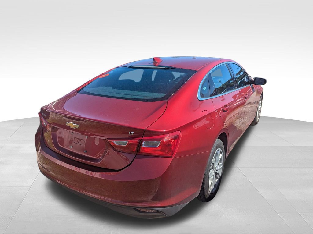 2024 Chevrolet Malibu 1LT photo 2