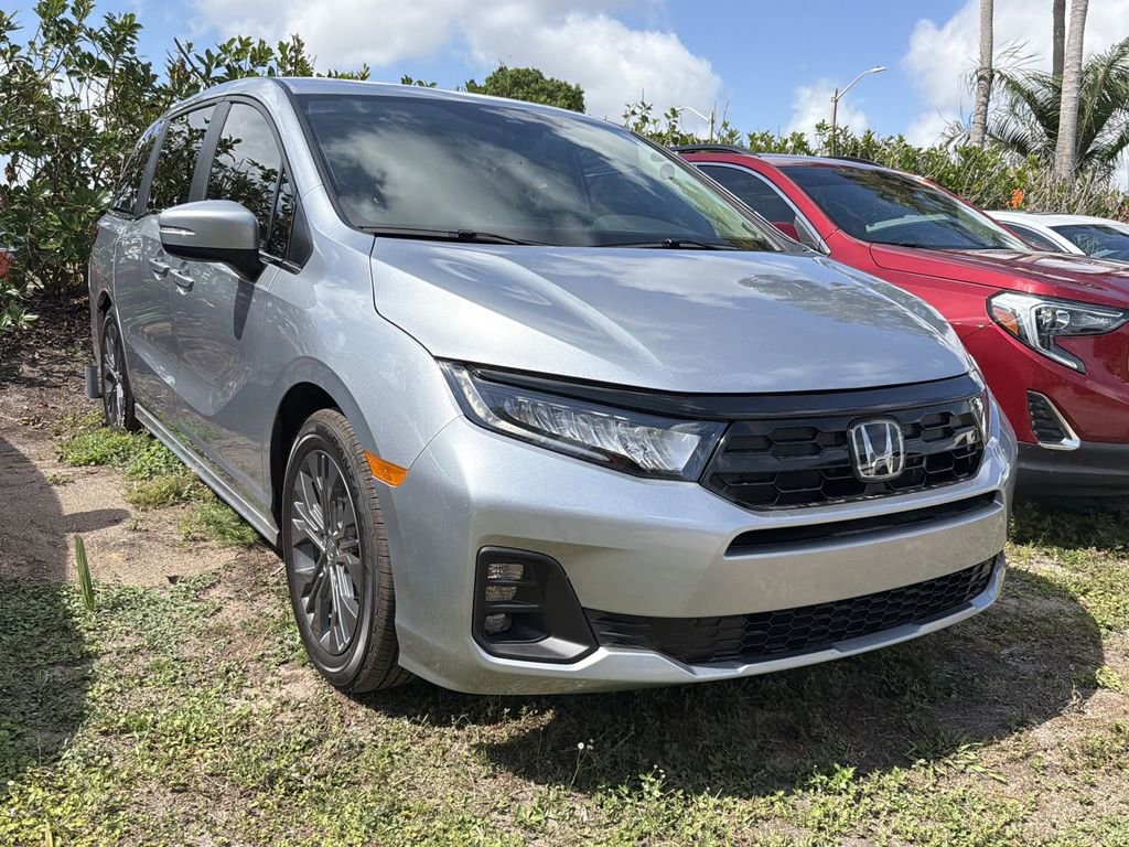 2026 Honda Odyssey Touring's photo