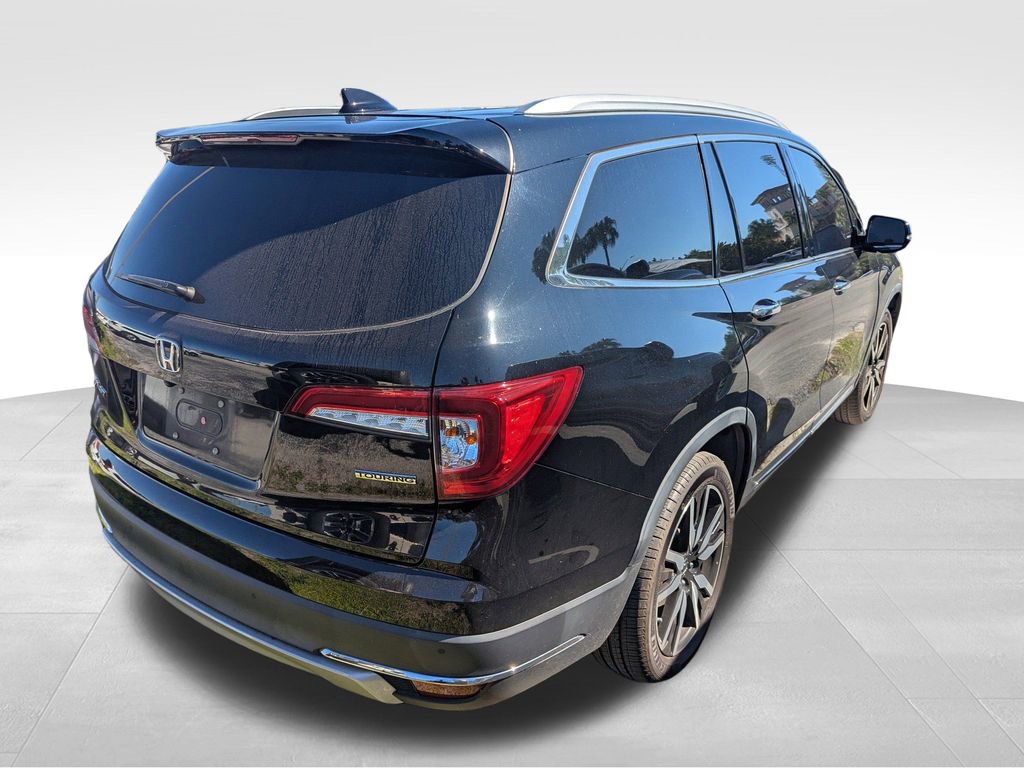 2022 Honda Pilot Touring photo 2