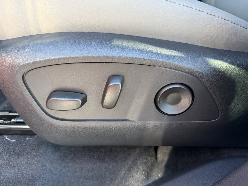 2026 GMC Acadia Elevation - Photo 17