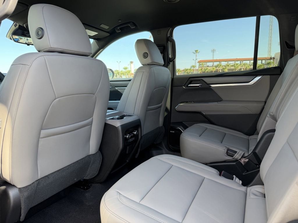 2026 GMC Acadia Elevation - Photo 16