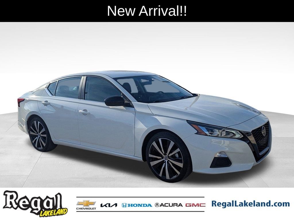 2022 Nissan Altima SR