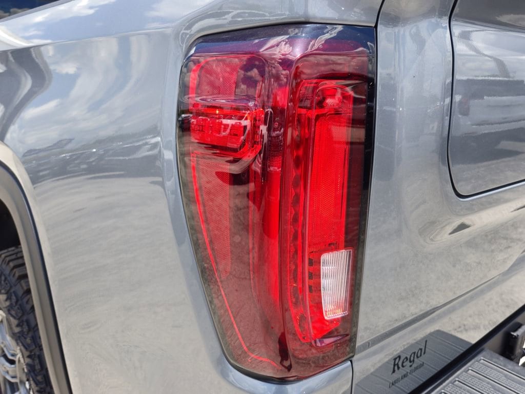 2026 GMC Sierra 1500 AT4X - Photo 8