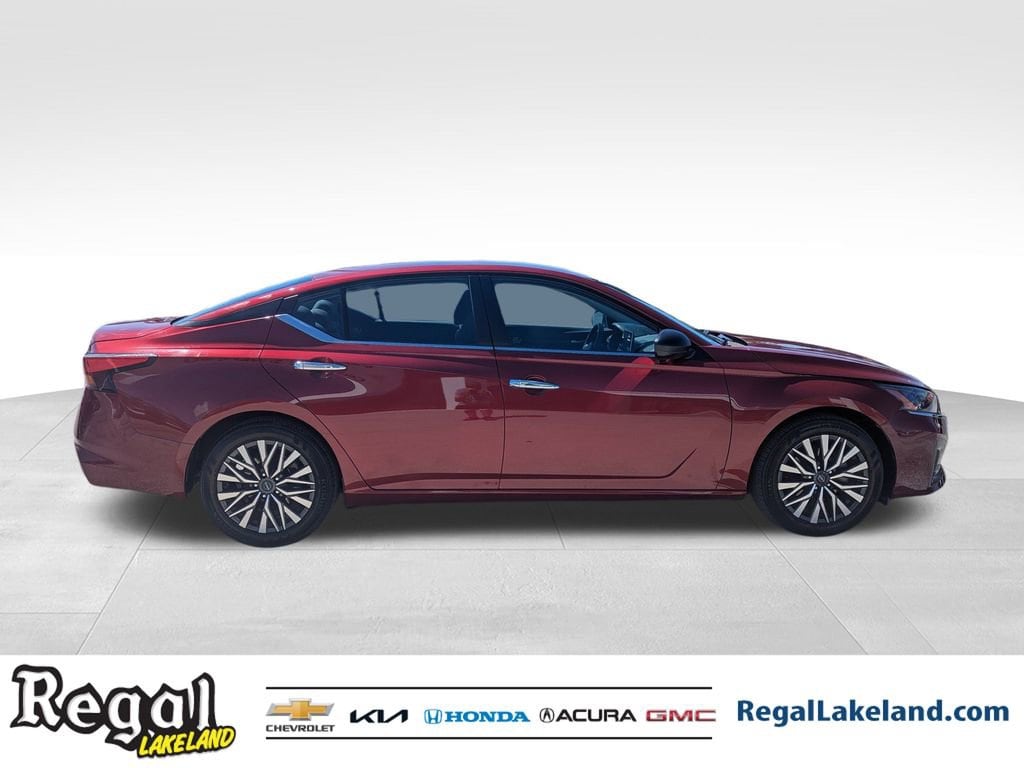 Used 2024 Nissan Altima 2.5 SV Sedan