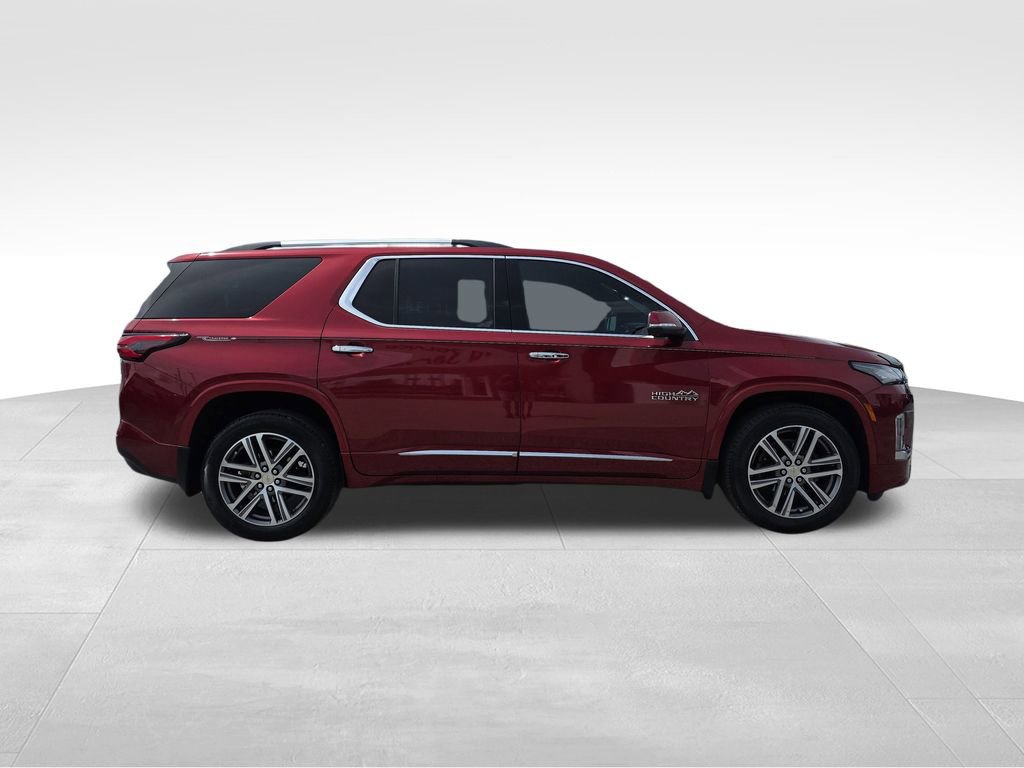 2023 Chevrolet Traverse High Country photo 2