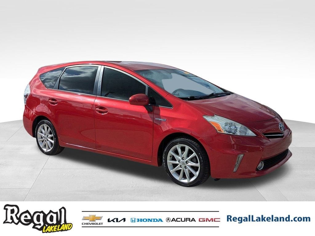 2013 Toyota Prius Base's photo