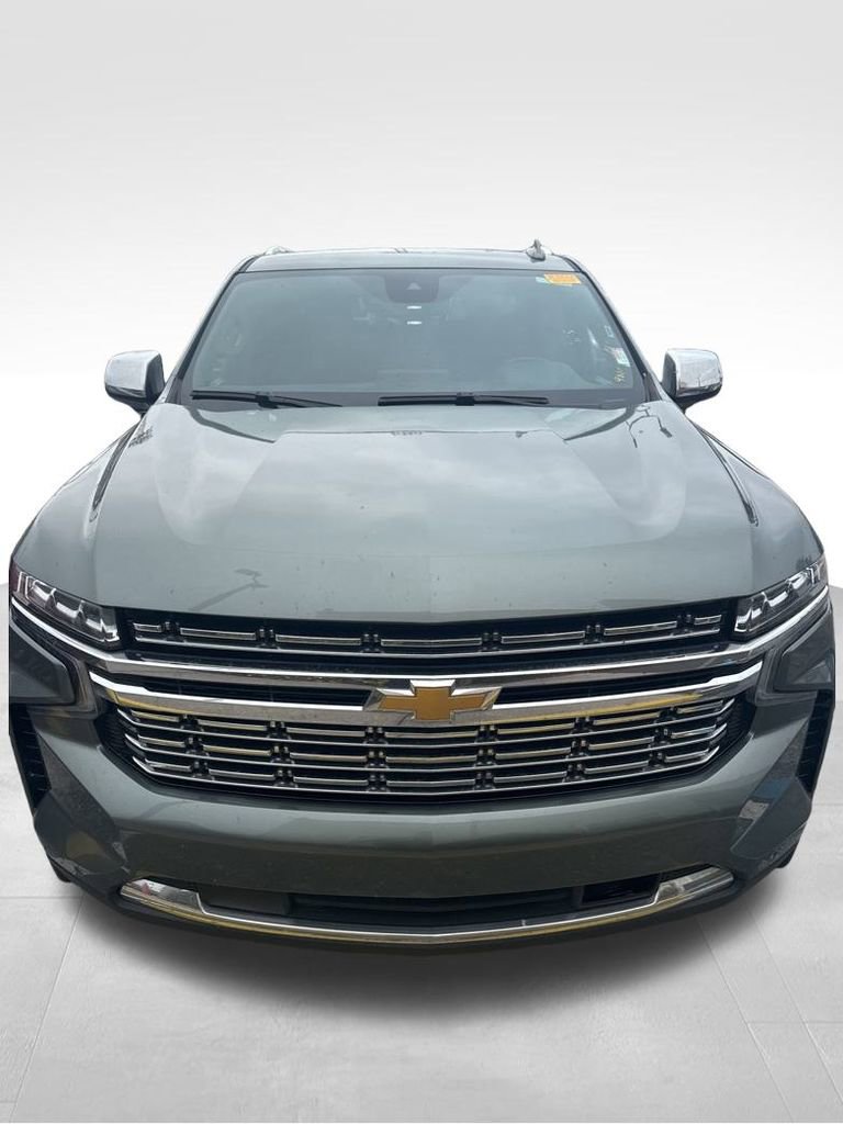 2023 Chevrolet Suburban Premier photo 2