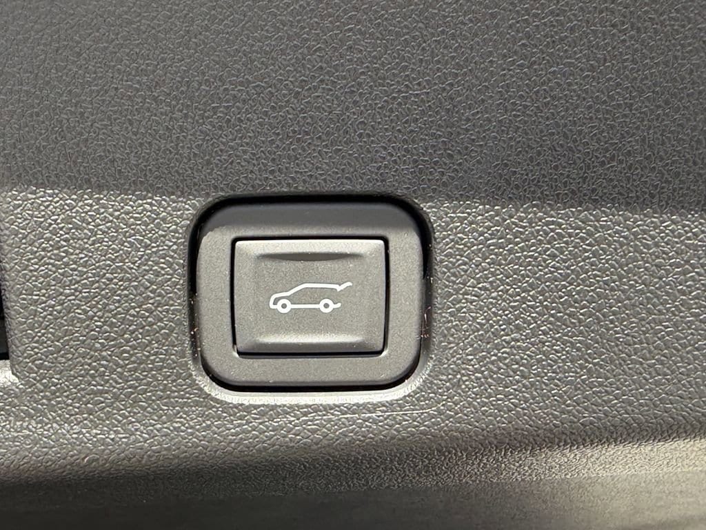 2026 GMC Acadia Elevation - Photo 13