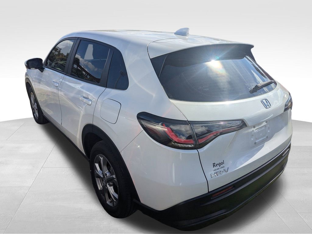 2025 Honda HR-V LX photo 2