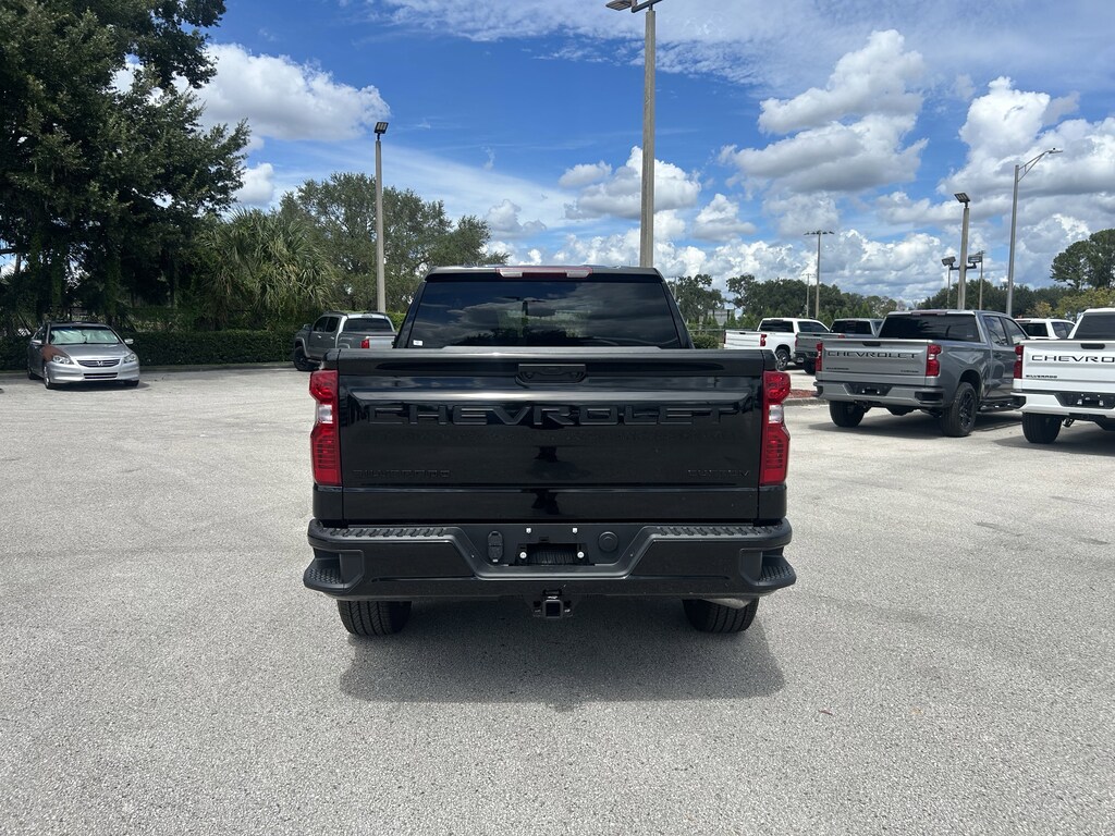 New 2025 Chevrolet Silverado 1500 Custom Truck Crew Cab