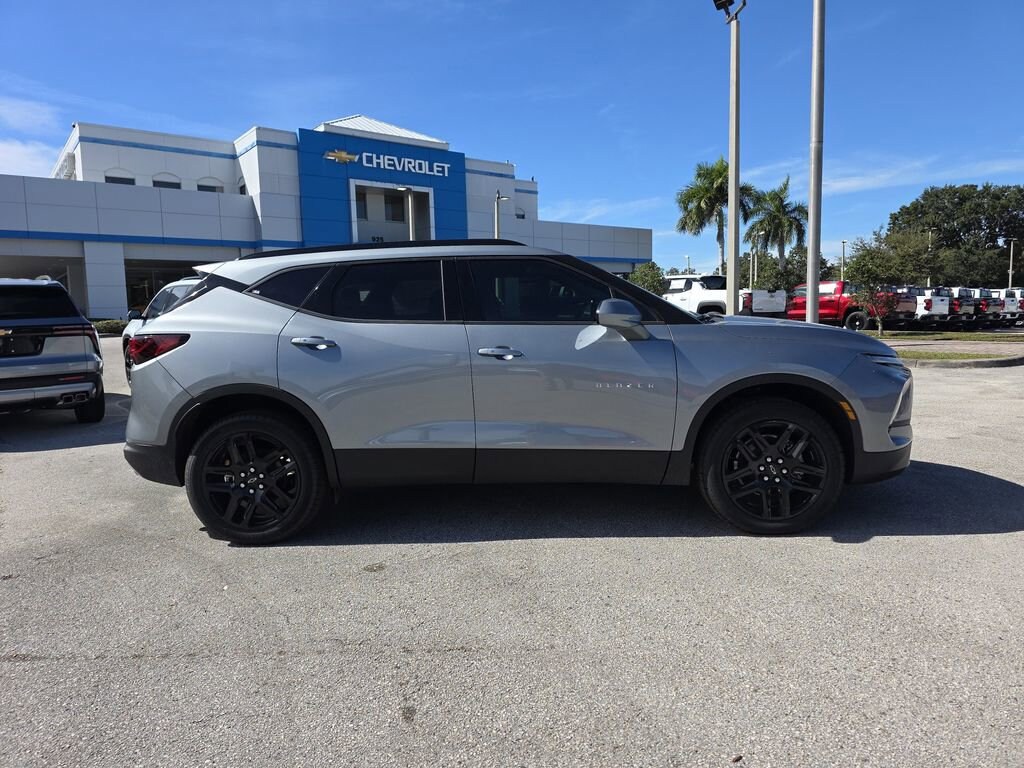 New 2025 Chevrolet Blazer LT w/2LT SUV