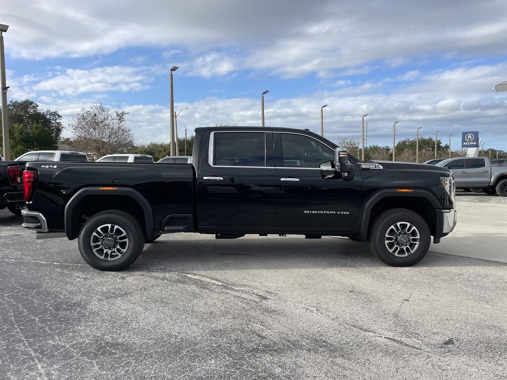 New 2025 GMC Sierra 2500 HD SLT Truck Crew Cab
