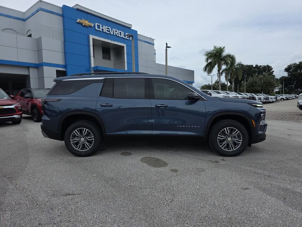 New 2026 Chevrolet Traverse LT SUV