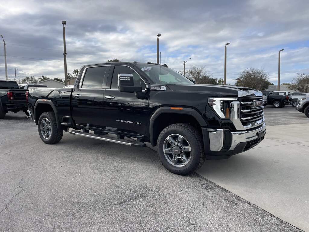 New 2025 GMC Sierra 2500 HD SLT Truck Crew Cab