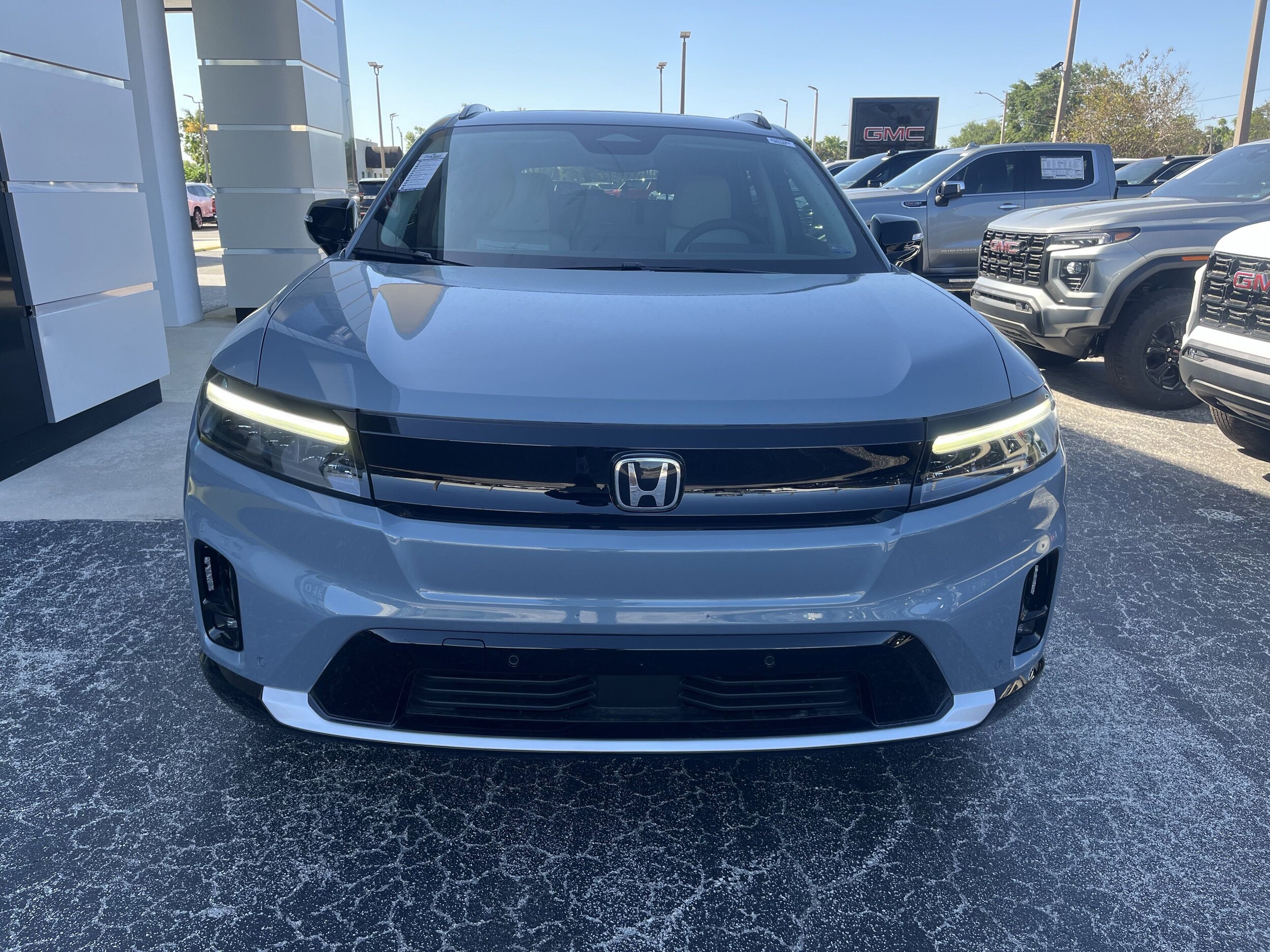 2025 Honda Prologue Touring photo 2