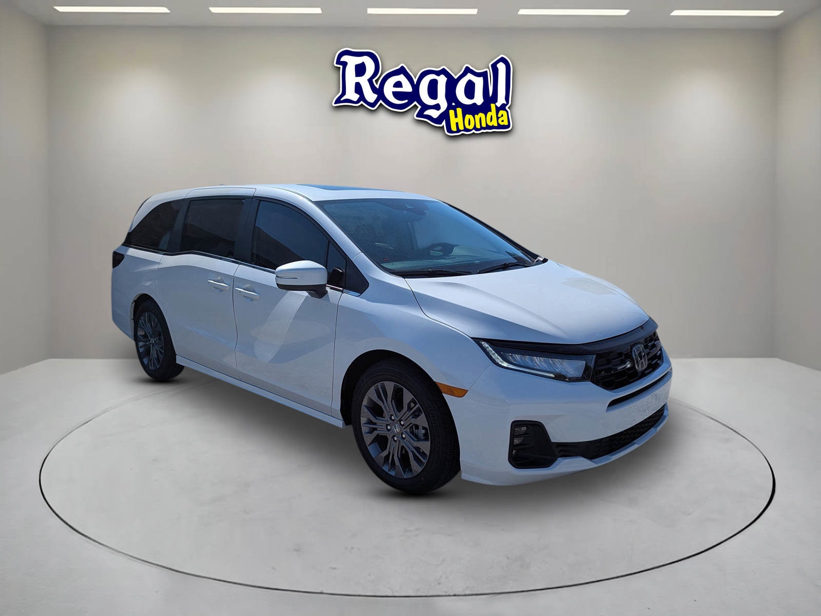 2026 Honda Odyssey Touring's photo