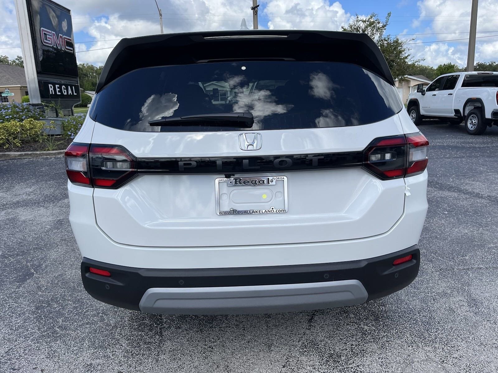 2025 Honda Pilot EX-L photo 3
