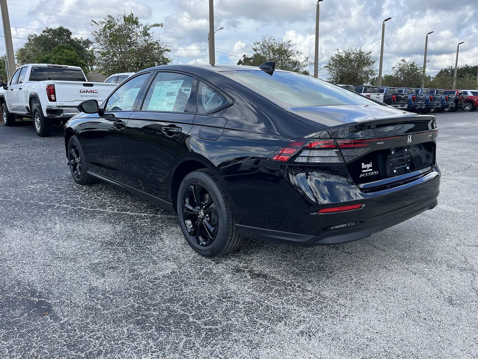 2025 Honda Accord SE photo 3