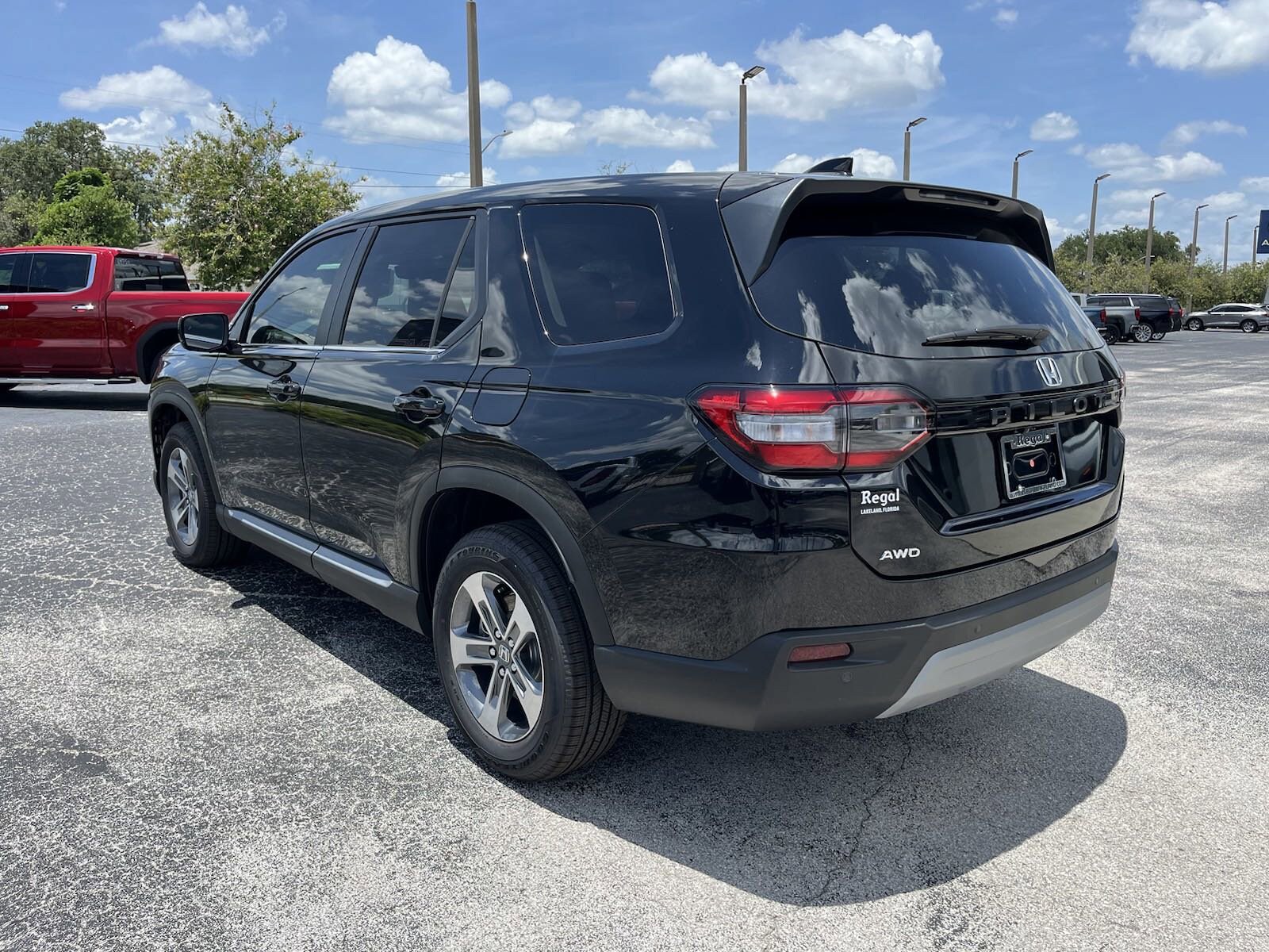 2025 Honda Pilot EX-L photo 2