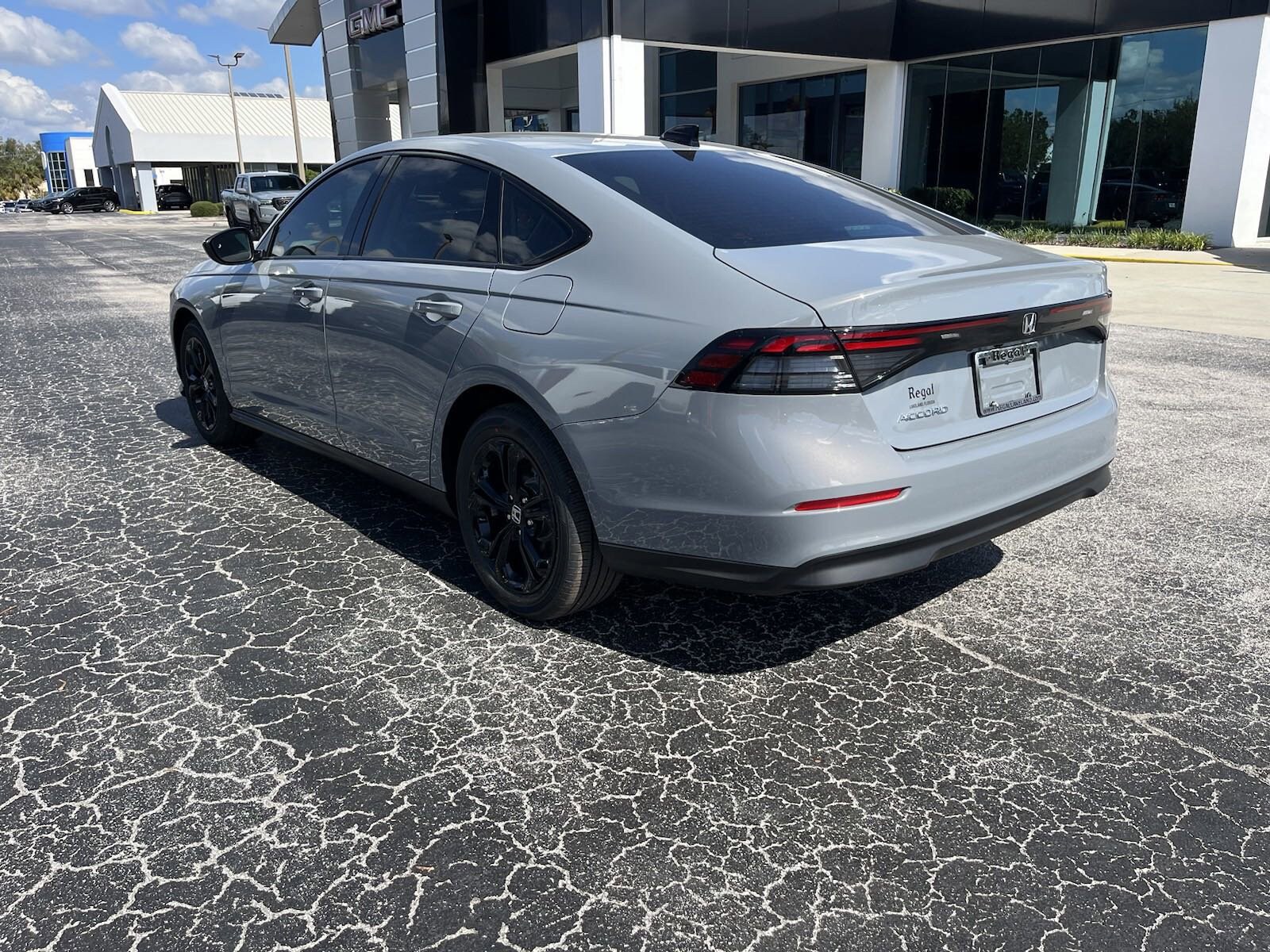 2025 Honda Accord SE photo 4